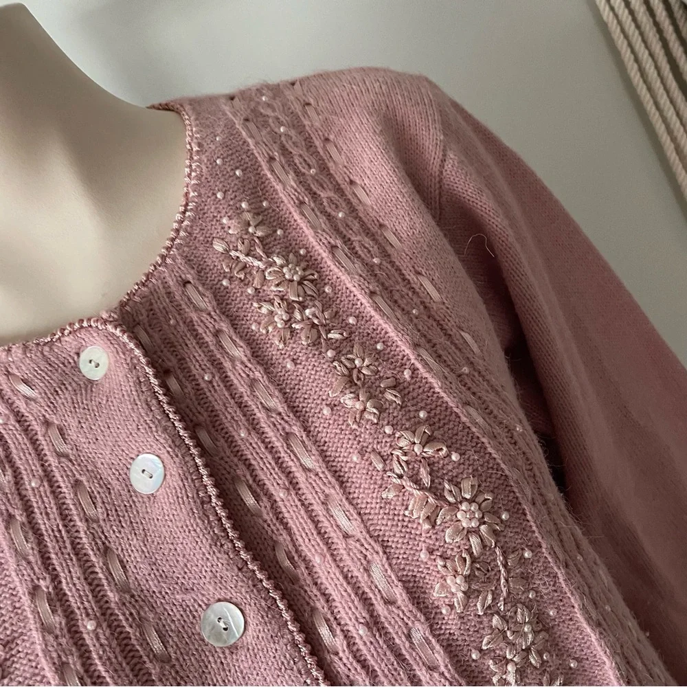 Vintage Alfred Dunner Pink Knit Button Down Cardigan Faux Pearls & Ribbons - Picture 3 of 11